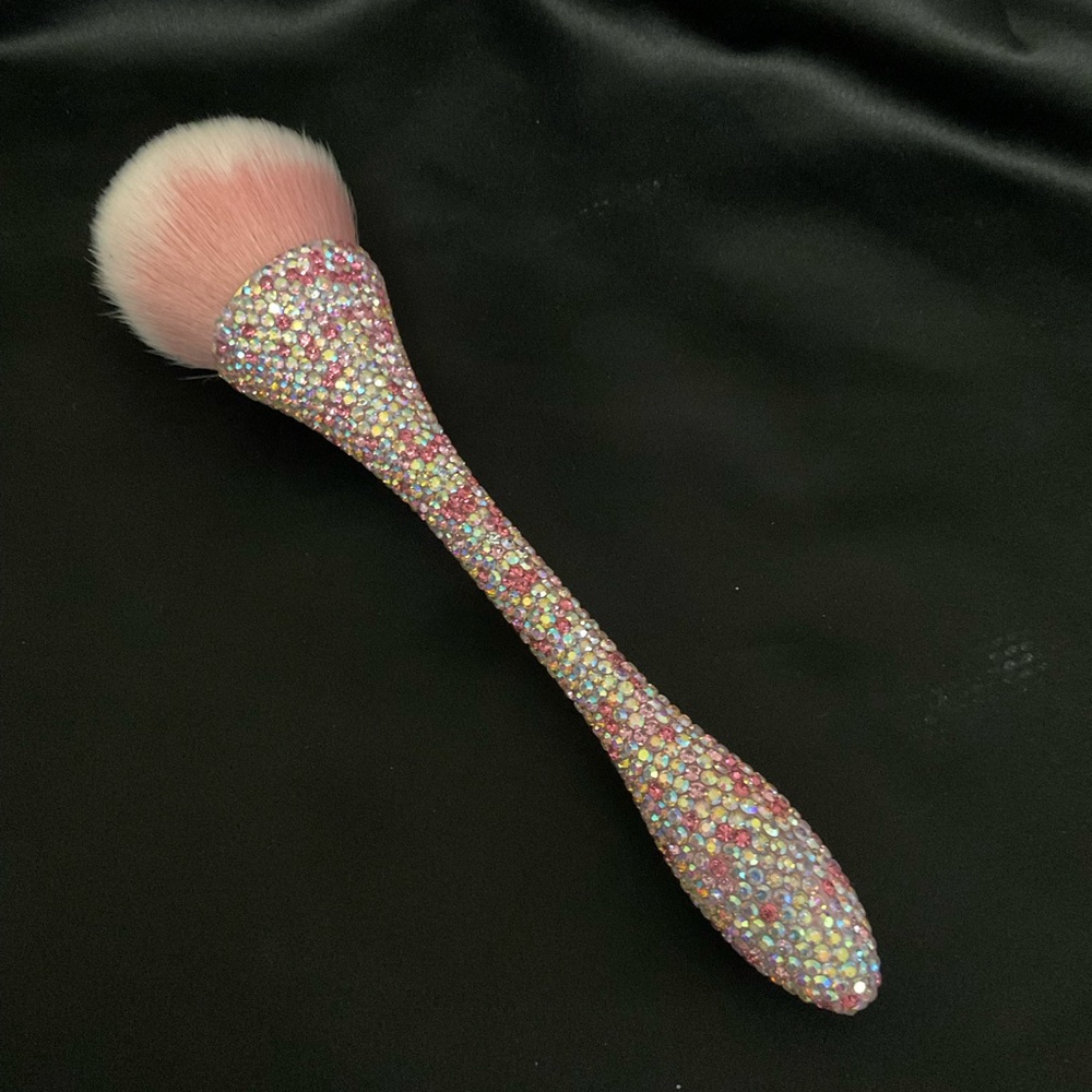 HOST PICK!!!Glam makeup brush